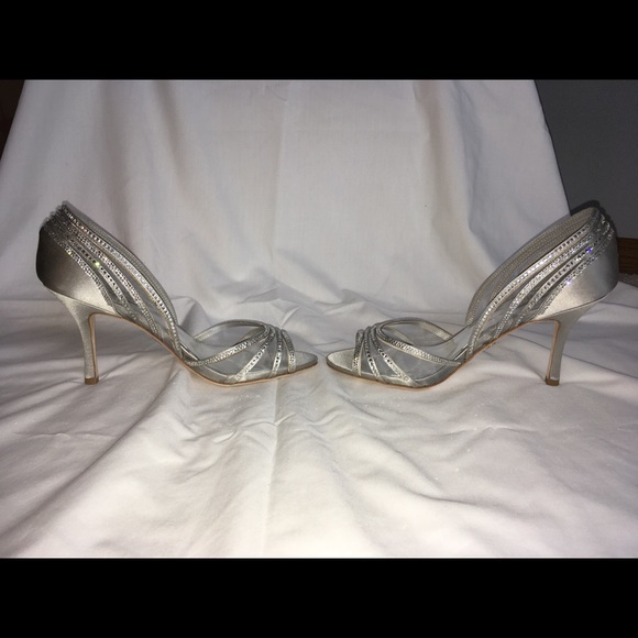 Silver rhinestone Badgley Mischka Heel - Picture 3 of 4